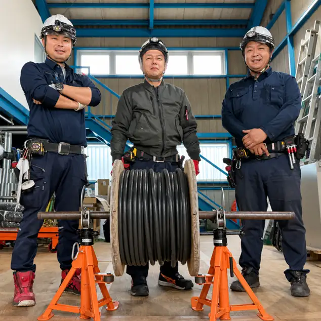 和やかな雰囲気で作業にあたる有限会社ライズのスタッフたち